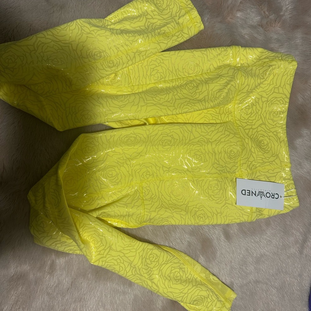 Crowned Belle Yellow Floral Leggings Medium NWT